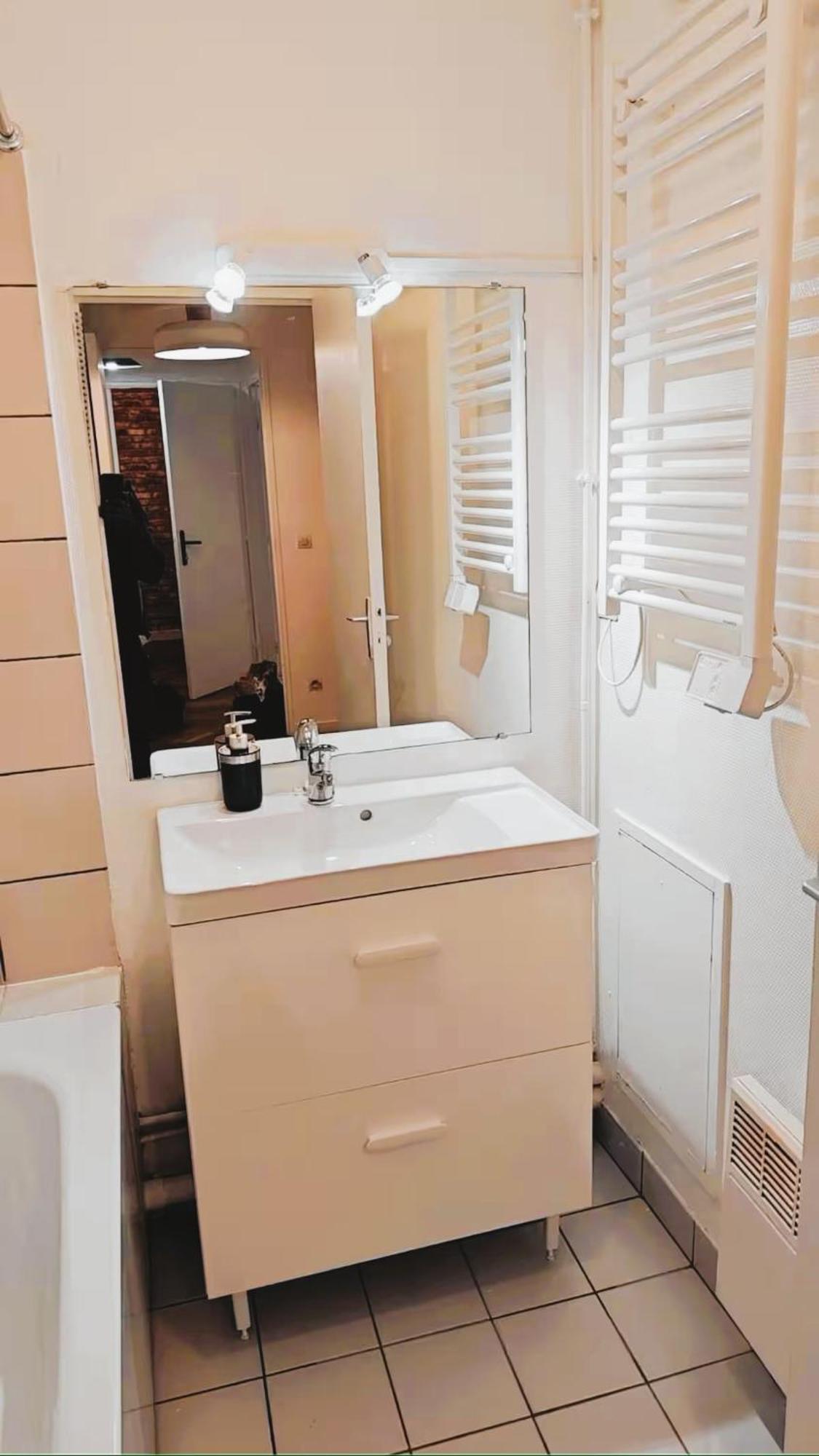 Mini-Studio Avec Kitchenette Ou Chambre Confort Avec Frigo Et Tv - Parking En Option Sur Resa ! 沙维尔 外观 照片