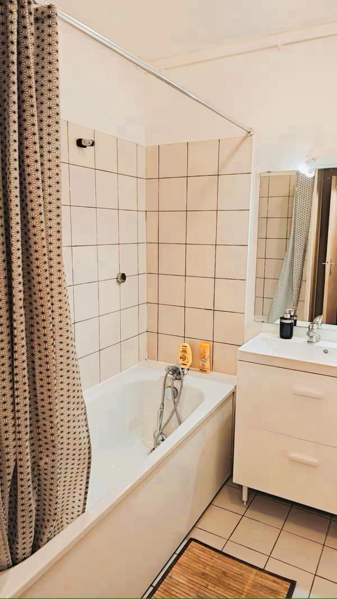 Mini-Studio Avec Kitchenette Ou Chambre Confort Avec Frigo Et Tv - Parking En Option Sur Resa ! 沙维尔 外观 照片